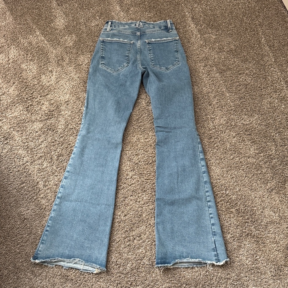 Good American Good Legs Flare Jeans💙 - Picture 5 of 9